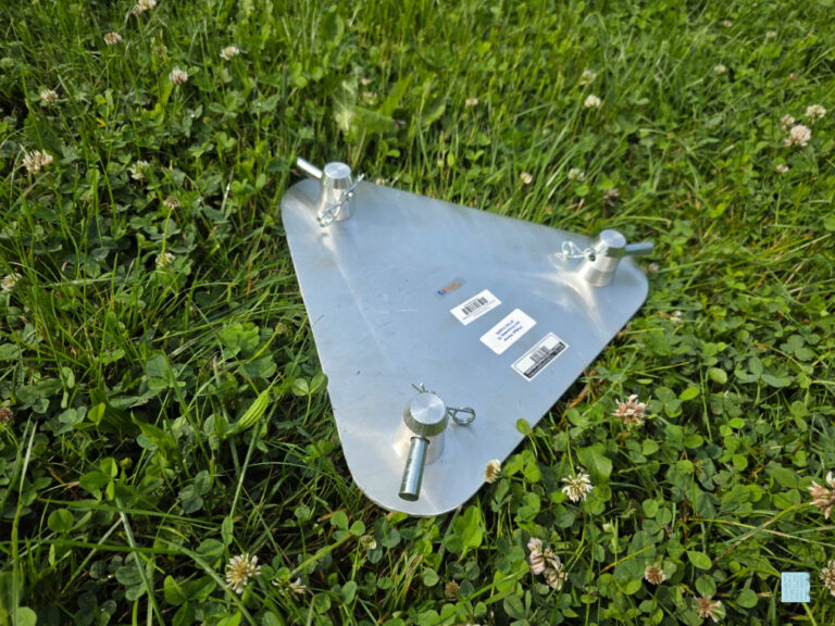 Mehr über den Artikel erfahren Global Truss F33 3-Punkt Bodenplatte
