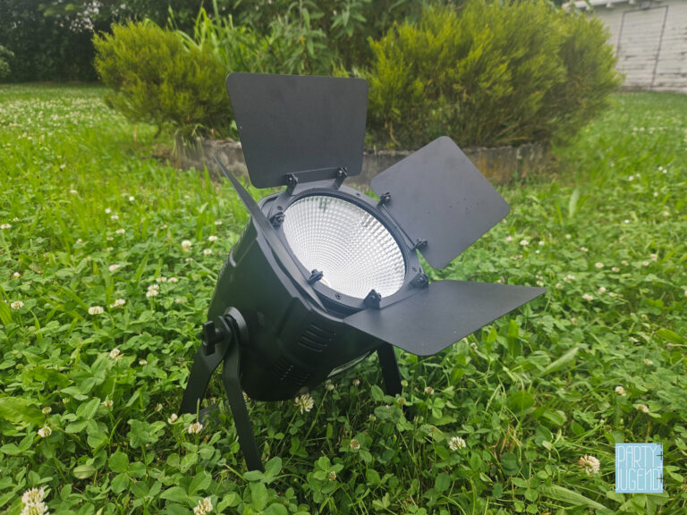 Mehr über den Artikel erfahren Eurolite LED Theatre COB 100 RGB+WW